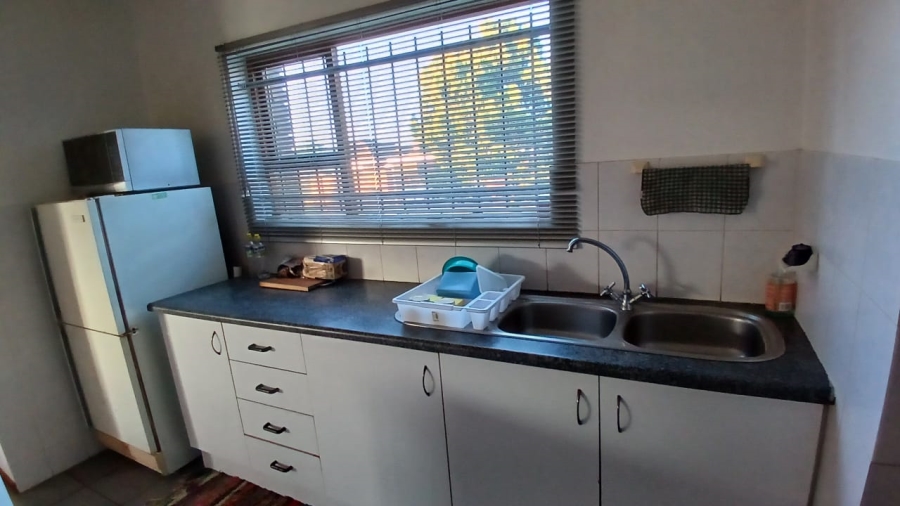 To Let 2 Bedroom Property for Rent in Overbaakens Eastern Cape